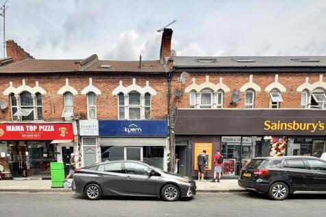 Convenient location near local shops and amenit...