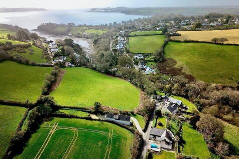 Lyndale nestled above Pill Creek