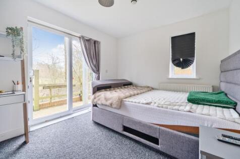 Reception Room/Bed 3