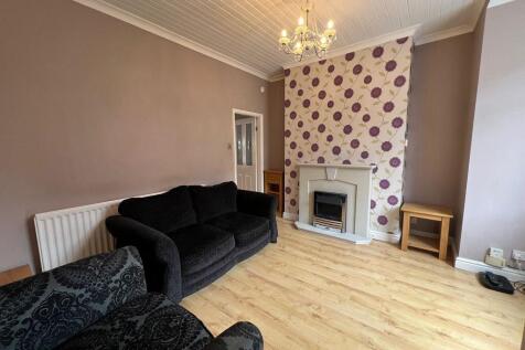 Kelvin Gardens, Gateshead photo 3