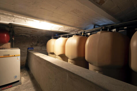 Keller mit Ölspeicher und Verbrenner