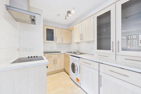 Fairway Heights, Camberley, Surrey, GU15 photo 3