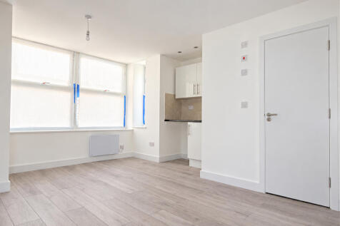 Ground Floor Flat, Main Road, Broomfield, Chelmsford, Essex photo 3