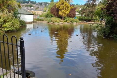 Hall Leys Park