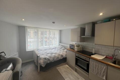 9 iron gate bedroom