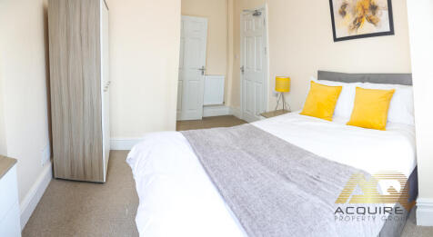 Room 1 - En suite