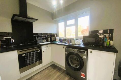 KITCHEN 9'6 x 8'4