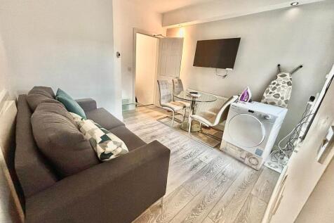 4-bed terraced on Harrison Street, Barrow-in-Furness, £607/mo