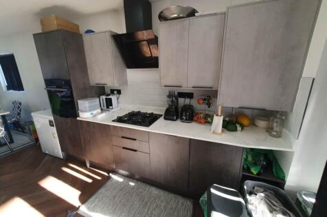 Arbour Edge, King George V Drive East, Heath photo 5