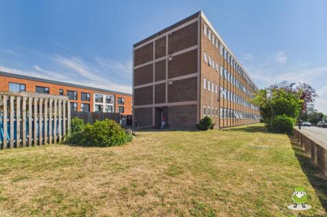 EweMove Basingstoke Wella House External Grounds