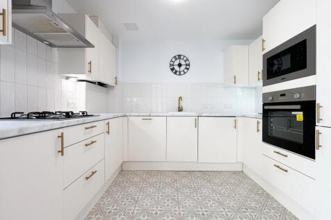 kitchen (1 of 1).jpg