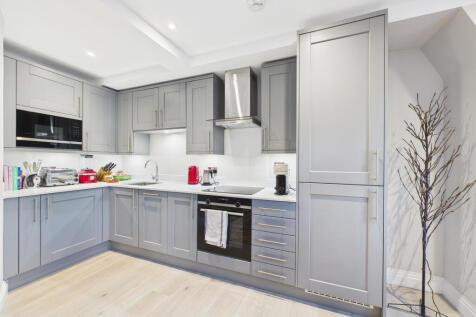 CAM01984G0-PR0538-STILL005