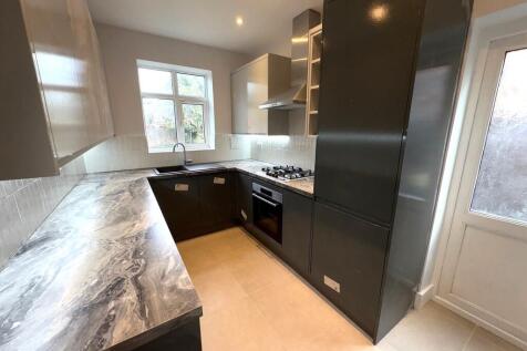 28HowberryRoadKit...