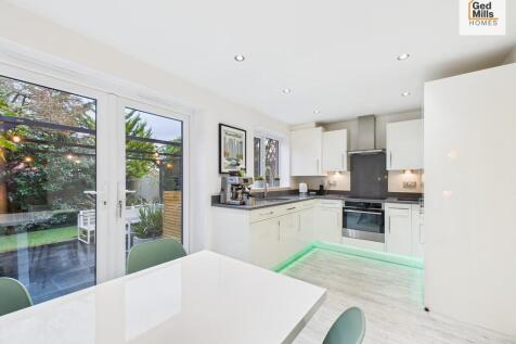 CAM02899G0-PR0072...