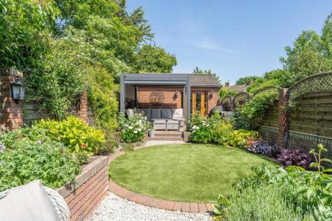 Cherrydown Avenue, E4