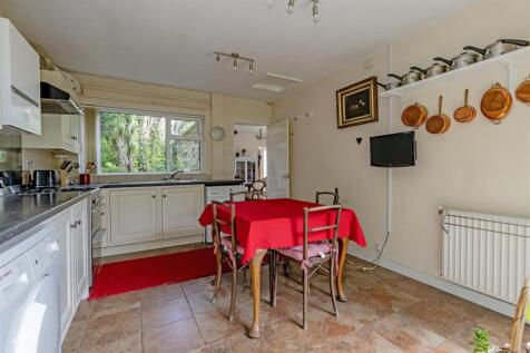 Fitted Kitchen