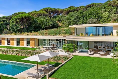 Modern villa with sea view Pampelonne