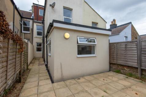 14  Bernard Road Backyard (2)