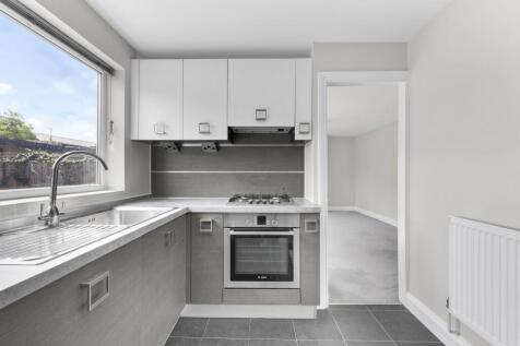 Station Way, Buckhurst Hill, IG9 photo 4