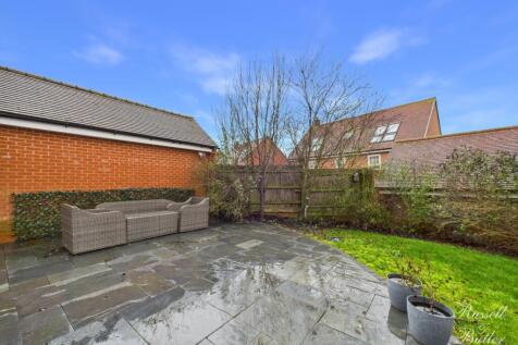 CAM01995G0-PR0402-STILL033