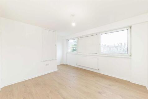 Carston Close, Lee photo 4