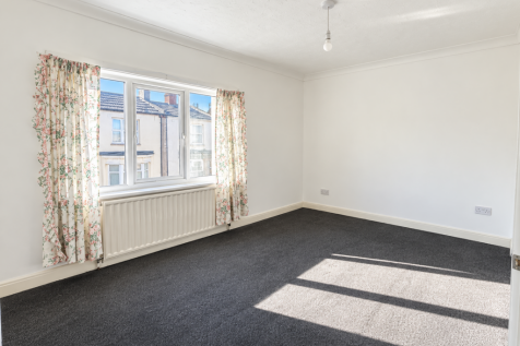 Vicarage Avenue, Stockton-on-tees, TS19 0AF photo 4