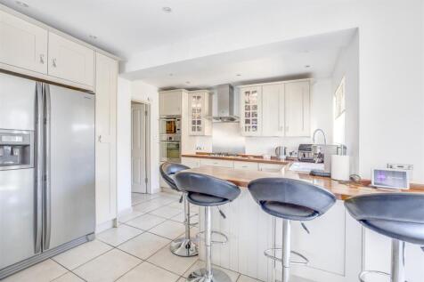 338 Desborough Avenue, HP11 2TG-18.jpg