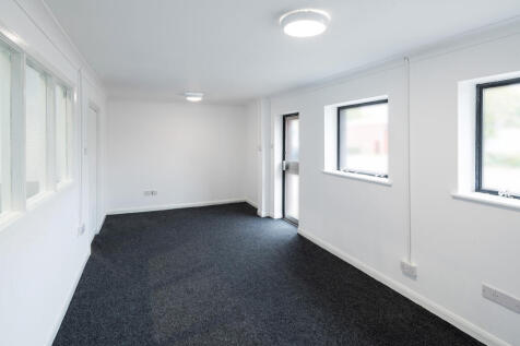 Commercial Property to rent Image 9