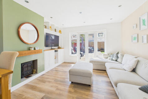 CAM04968G0-PR0054-STILL001