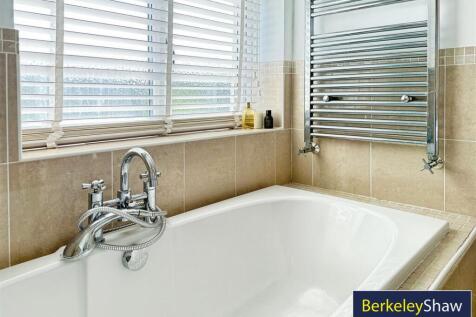 Ensuite Bathroom 2nd Floor