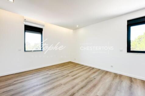 Fully Renovated 6 Bed Villa For Sale (27)