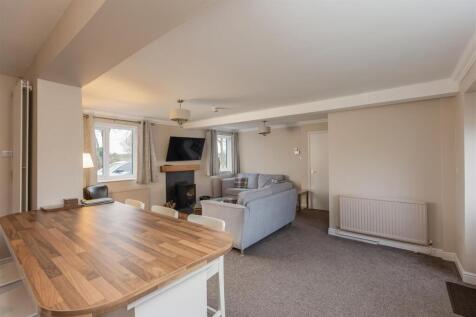 Highcliffe Manor Bungalow-3.jpg