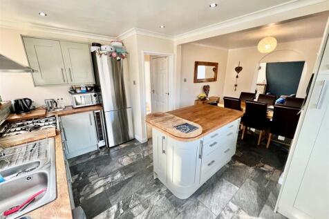 Kitchen/Breakfast Room to Dining Room