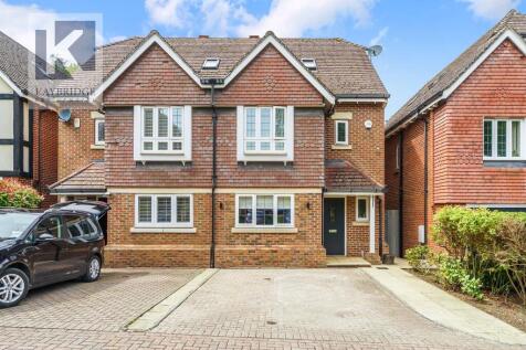 Poplar Close, Epsom - KT17 3LH
