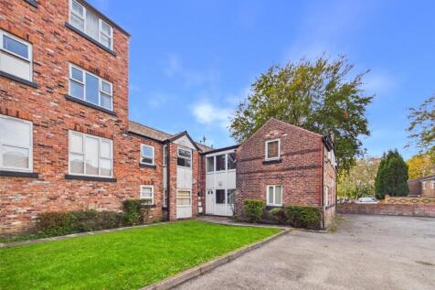 1-bed flat on Birch Lane, Manchester, M13, £850/mo