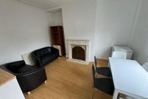Berkeley View, Harehills, Leeds, LS8 3RR photo 2