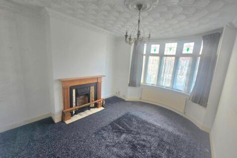 Crathorne Crescent, Middlesbrough, TS5 4PE photo 3
