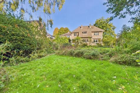 Spacious Garden to the rear of the property