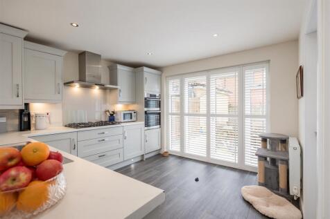 Derwent Road 76 Kitchen Dining Room-2.jpg