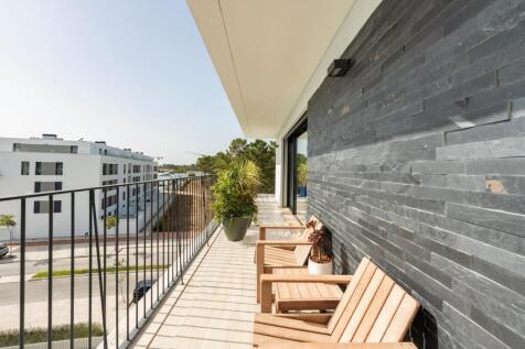 Four-Bedroom Penthouse at Quinta do Pinhão, Aroeir