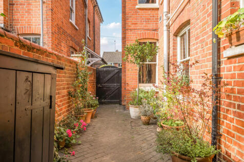 1358700-22-68d26d...