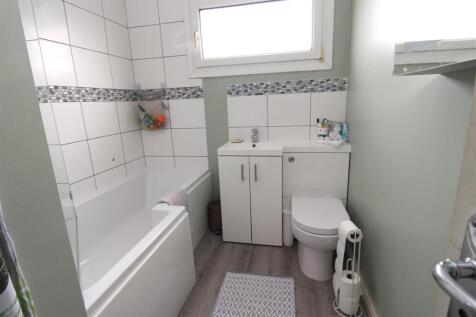 Bathroom.JPG