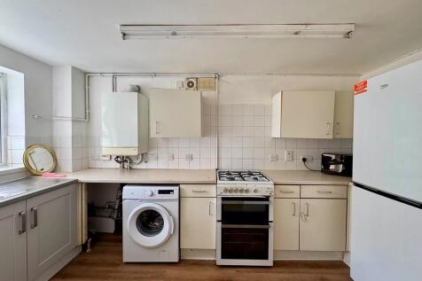 47A Highmead Cres...