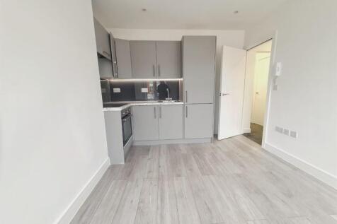 Mollison Way, HA8 5QH photo 3