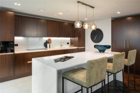 2 bed, 3 bath Penthouse in Manchester - Photo 5