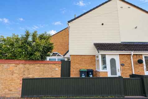 1-bed semi-detached on Verwood, £1,000/mo