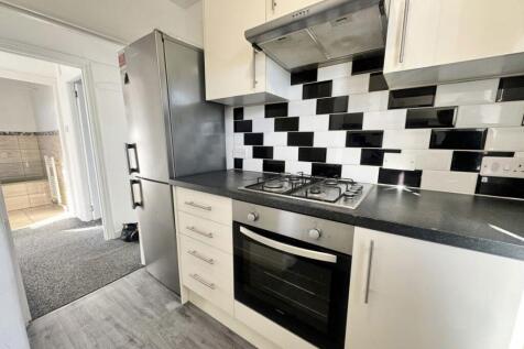 Fleetwood Road photo 3