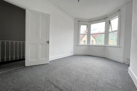 Living Room.jpg