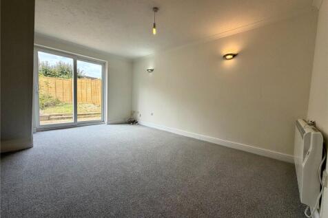 Lomond Close, Sparcells, Swindon, Wiltshire, SN5 photo 3
