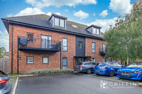 Romford, RM1 - property photo
